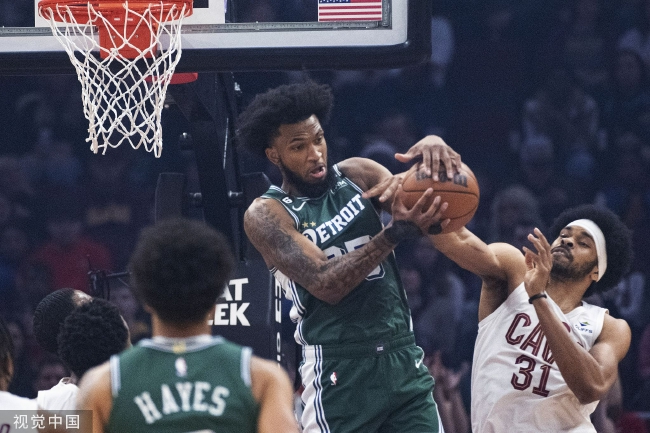  加兰爆发骑士惜败篮网遭遇两连败